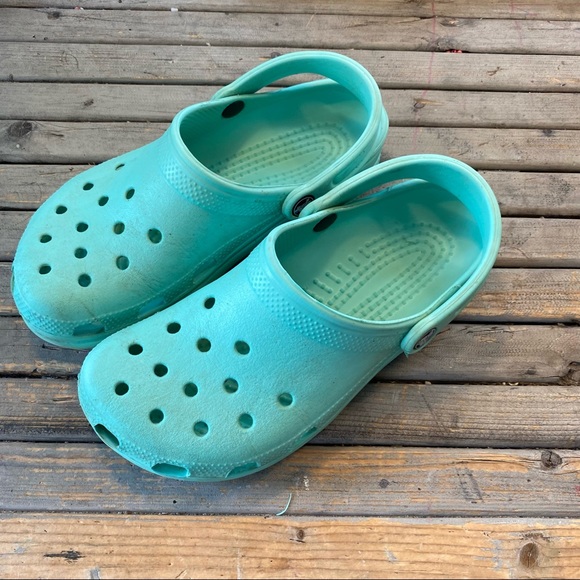 turquoise blue crocs